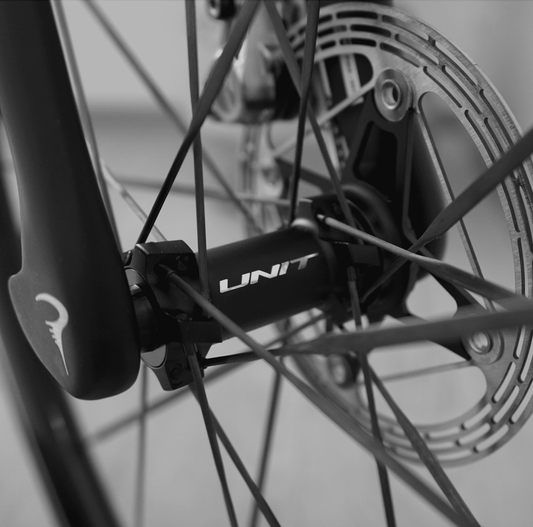 Pourquoi personnaliser ses roues carbone chez Unit Wheels ?