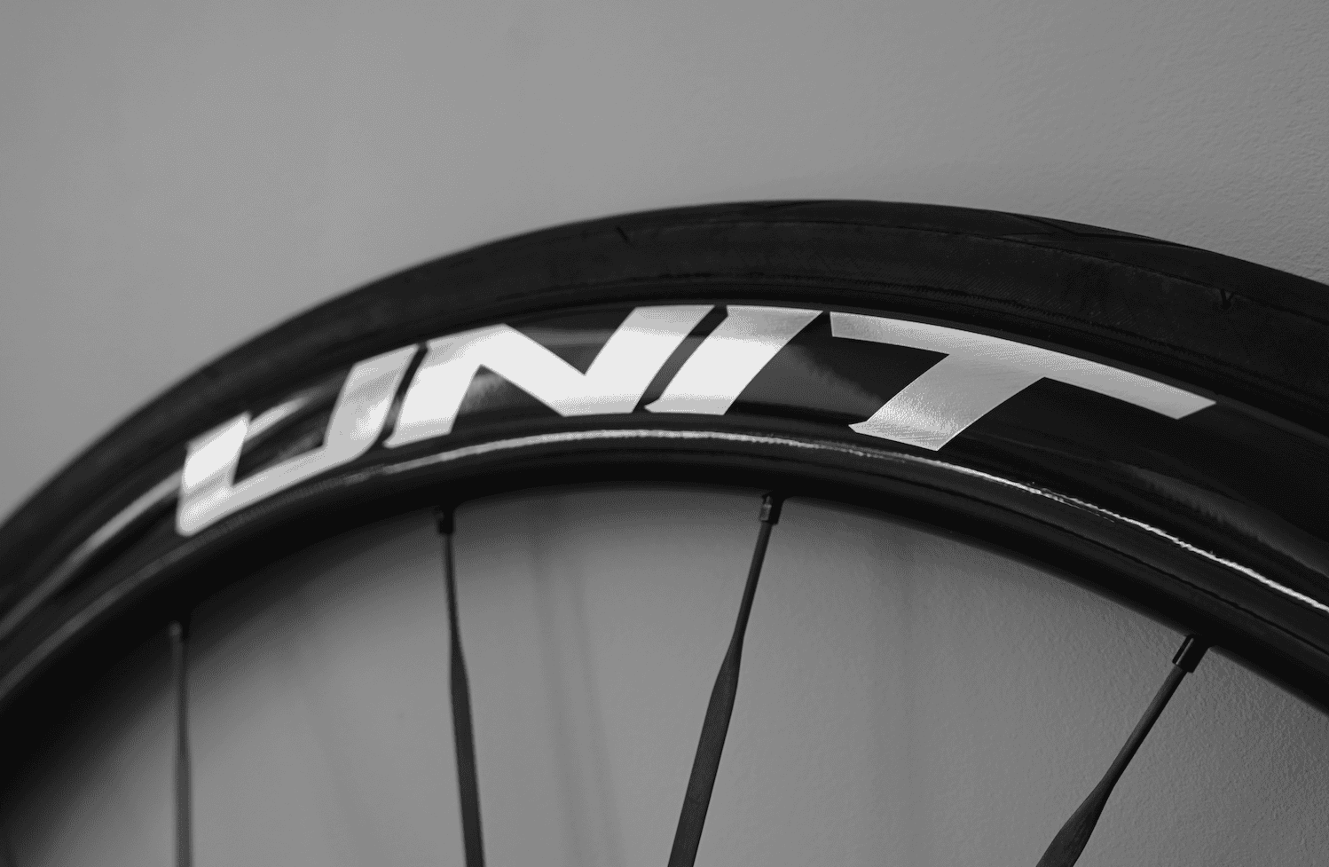 Pneus de 23, 25 ou 30 mm : quelle largeur de pneu vélo route choisir en 2025 ?